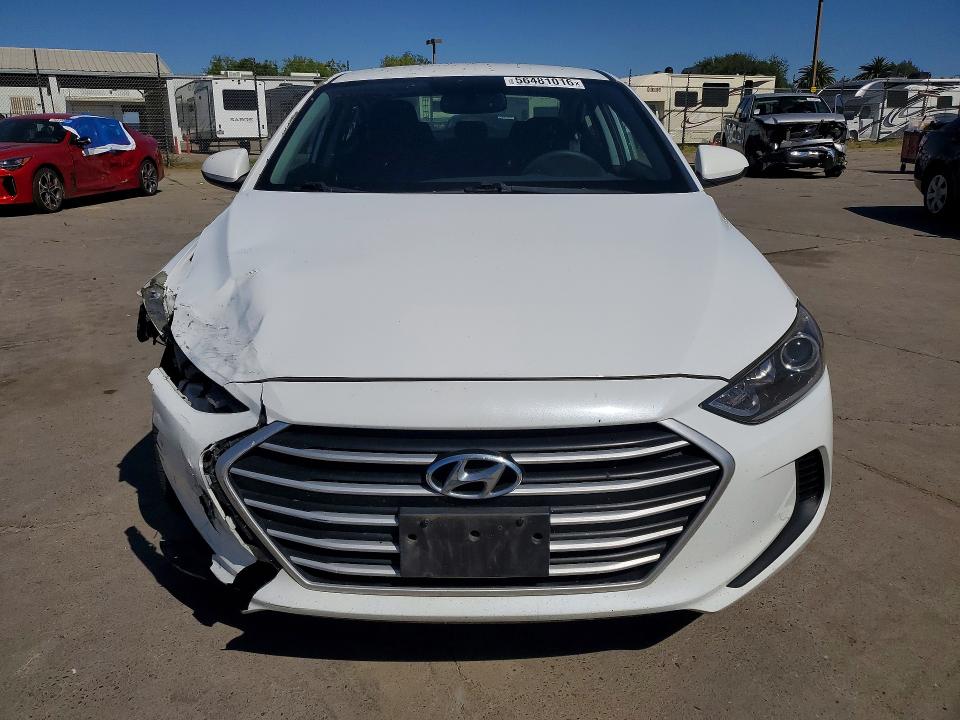 56481016 :رقم المزاد ، 5NPD84LF2JH320300 vin ، 2018 Hyundai Elantra مزاد بيع