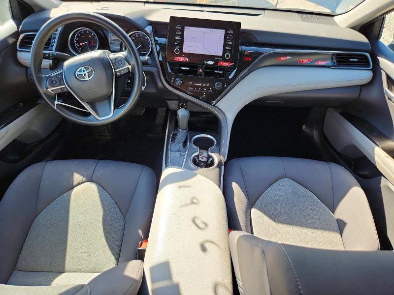 54461906 :رقم المزاد ، 4T1C11AK7NU676229 vin ، 2022 Toyota Camry مزاد بيع