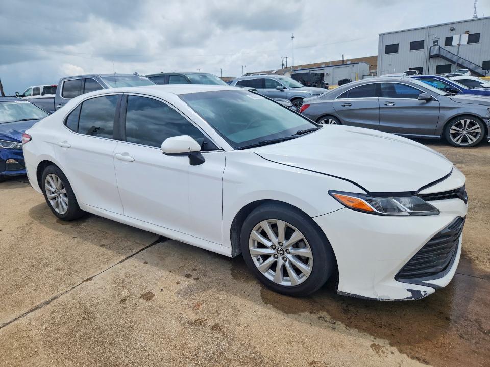 2018 Toyota Camry მანქანა იყიდება აუქციონზე, vin: 4T1B11HK5JU074019, აუქციონის ნომერი: 56503236