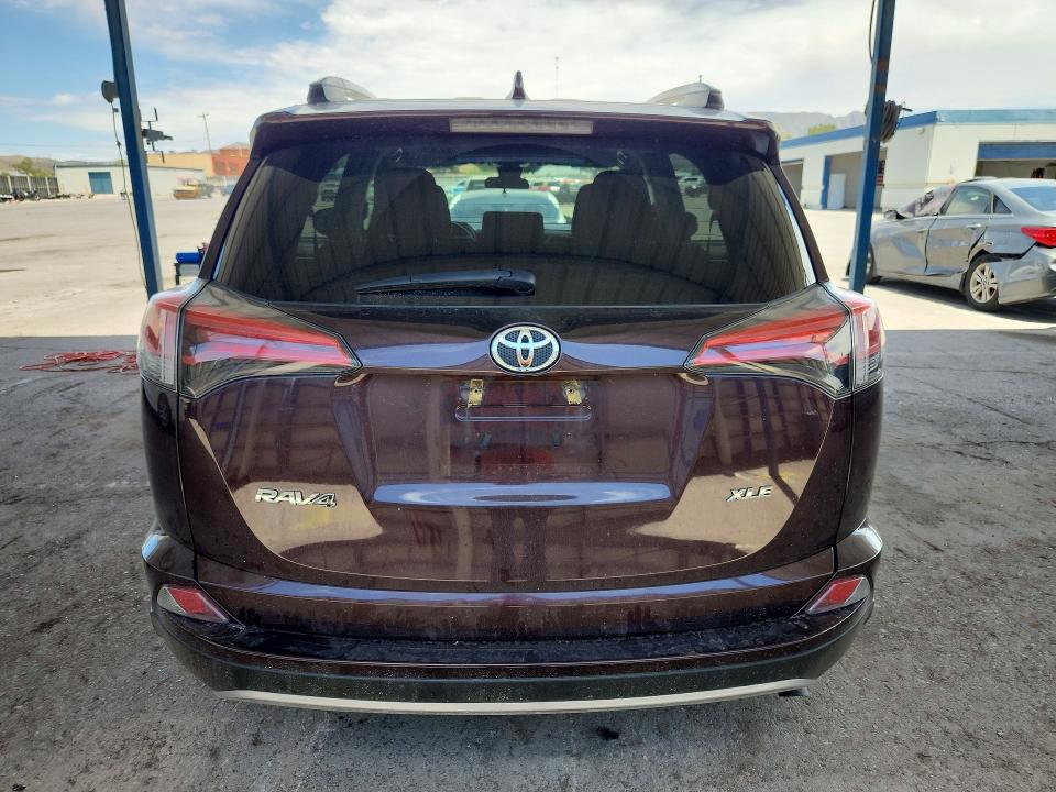 58797466 :رقم المزاد ، 2T3WFREV9JW444041 vin ، 2018 Toyota Rav4 مزاد بيع