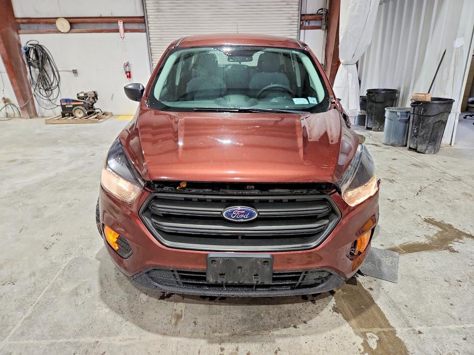 57565216 :رقم المزاد ، 1FMCU0F76JUB07131 vin ، 2018 Ford Escape مزاد بيع
