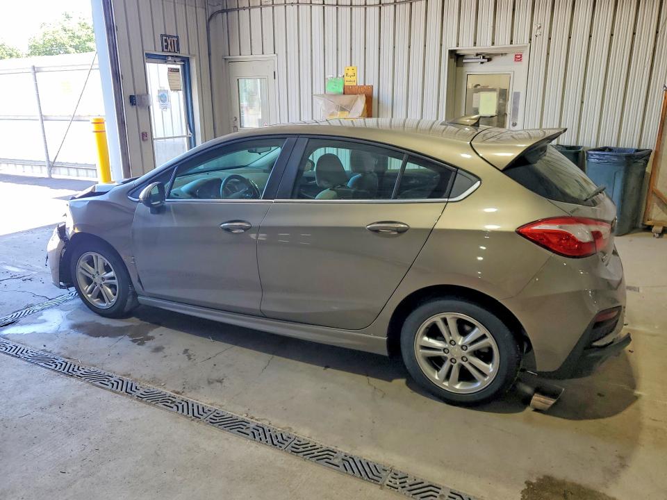 58646566 :رقم المزاد ، 3G1BE6SMXHS576172 vin ، 2017 Chevrolet Cruze مزاد بيع