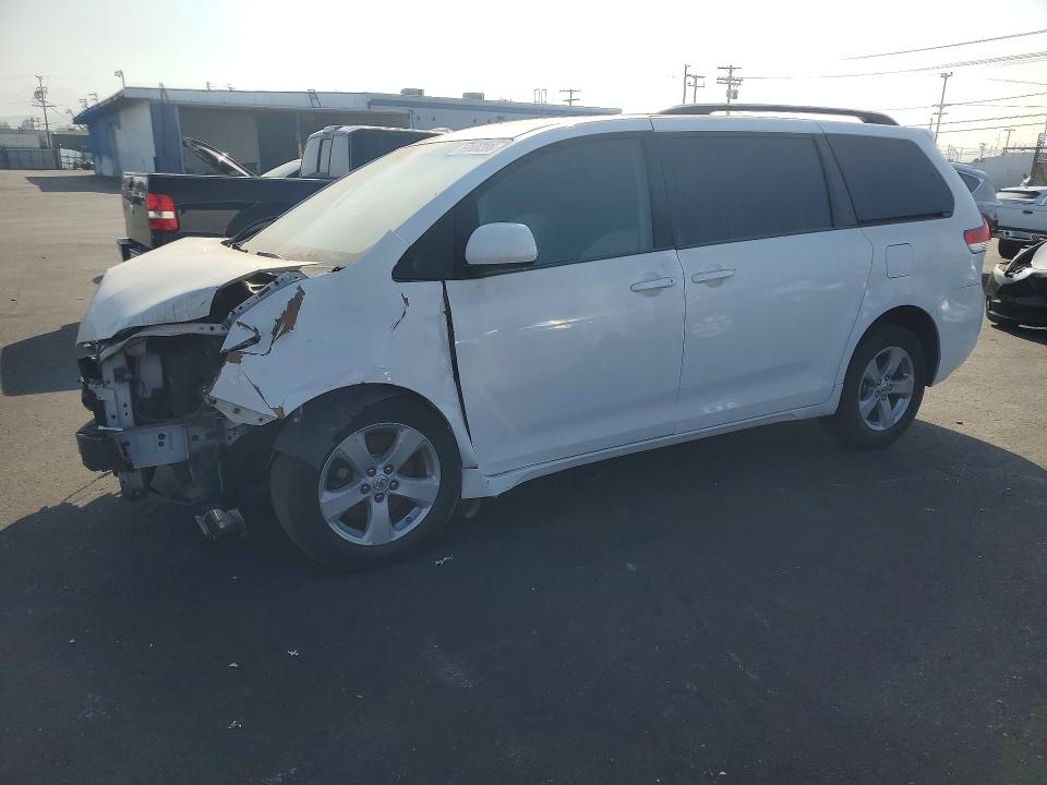 Aukcja sprzedaży 2013 Toyota Sienna, vin: 5TDKK3DC3DS386599, numer aukcji: 55104386