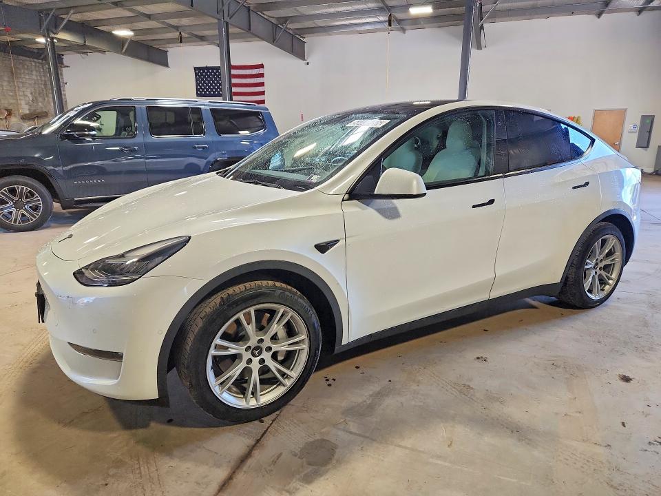 58419356 :رقم المزاد ، 5YJYGDED2MF109150 vin ، 2021 Tesla Model Y مزاد بيع
