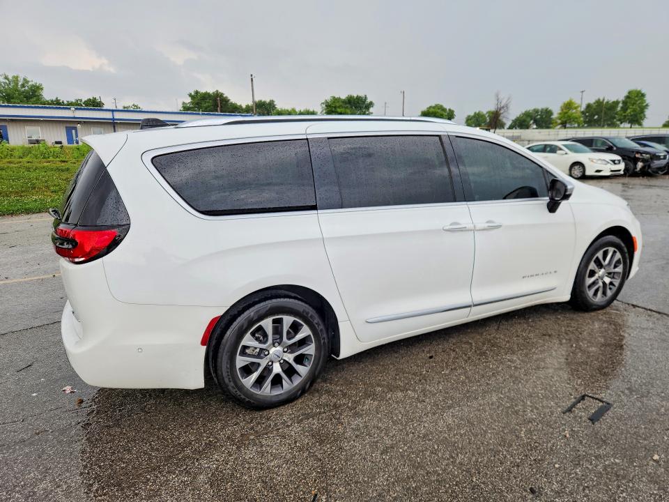 Продаж на аукціоні авто 2023 Chrysler Pacifica, vin: 2C4RC1N73PR542493, номер лоту: 57705476