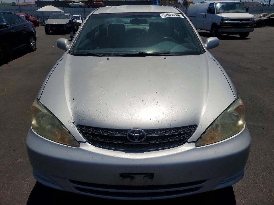 57025206 :رقم المزاد ، 4T1BE30K82U006147 vin ، 2002 Toyota Camry مزاد بيع