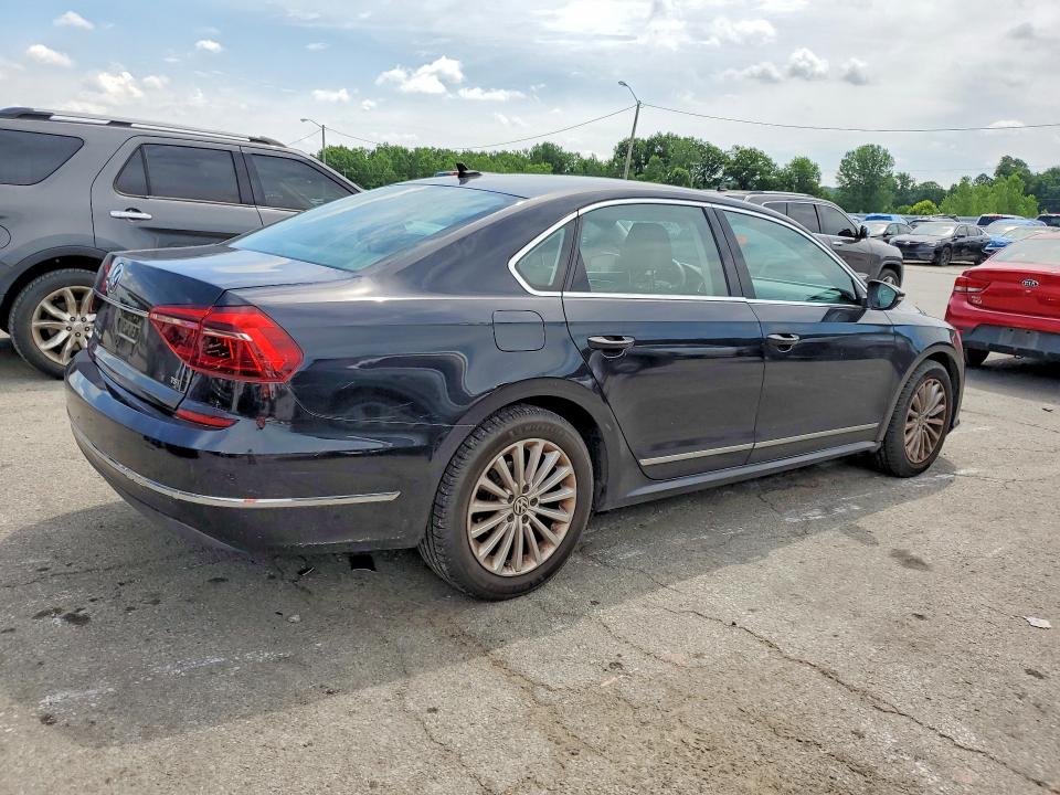 56799726 :رقم المزاد ، 1VWBT7A30HC016577 vin ، 2017 Volkswagen Passat مزاد بيع