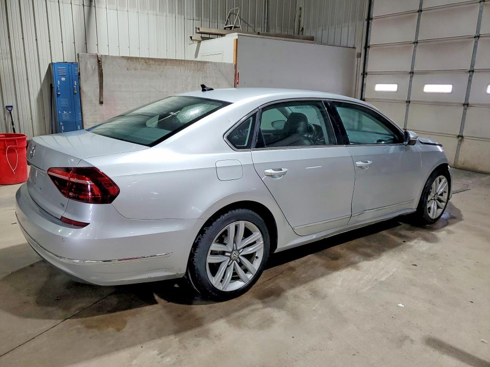 2017 Volkswagen Passat მანქანა იყიდება აუქციონზე, vin: 1VWGT7A36HC009283, აუქციონის ნომერი: 57924486