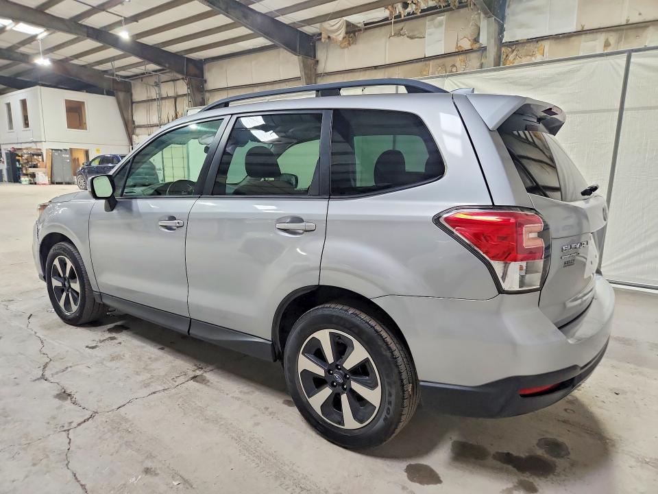 55521576 :رقم المزاد ، JF2SJAGC4JH464070 vin ، 2018 Subaru Forester مزاد بيع