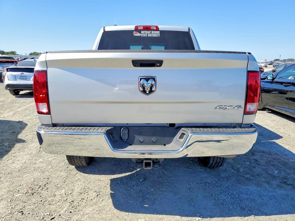 57377366 :رقم المزاد ، 1C6RR7KM8HS606403 vin ، 2017 Ram 1500 مزاد بيع