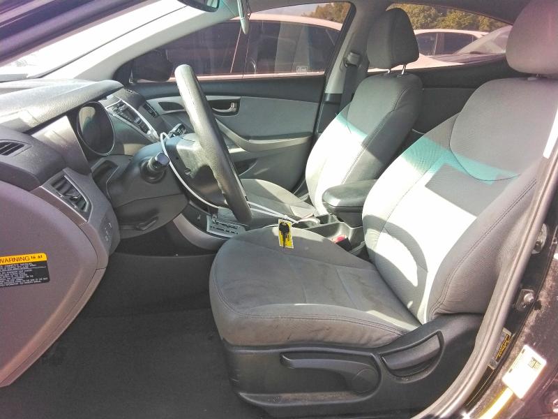 52067246 :رقم المزاد ، 5NPDH4AE7CH117030 vin ، 2012 Hyundai Elantra مزاد بيع
