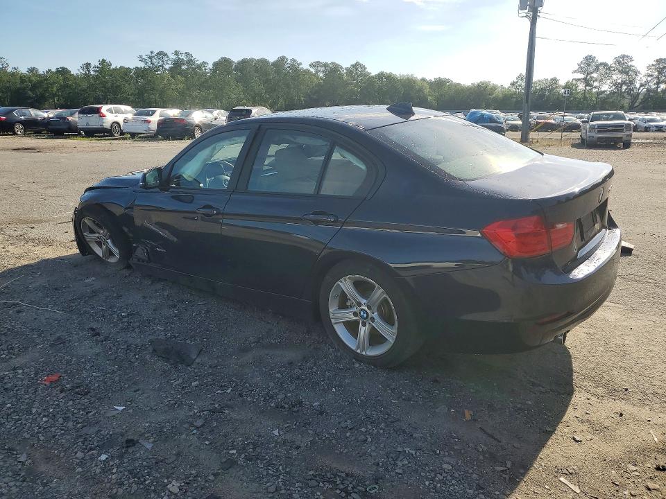 57291616 :رقم المزاد ، WBA3B1G50FNT03285 vin ، 2015 Bmw 320 مزاد بيع