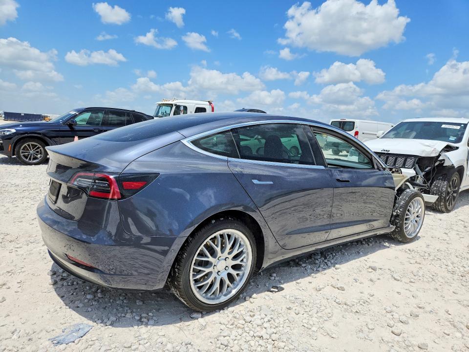 59063976 :رقم المزاد ، 5YJ3E1EA7KF300774 vin ، 2019 Tesla Model 3 مزاد بيع