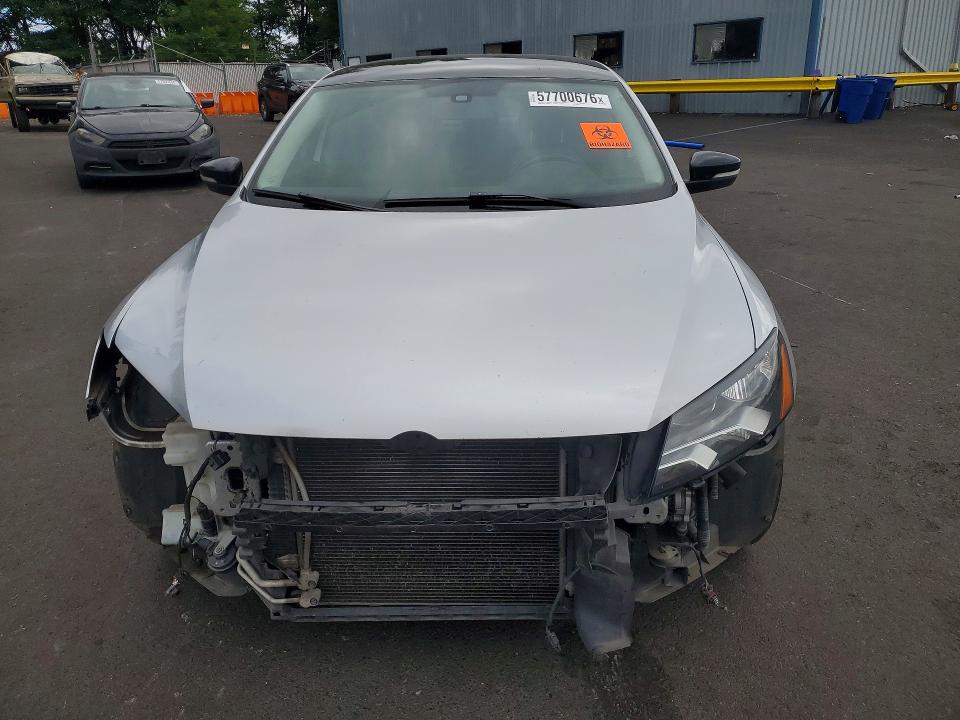 57700676 :رقم المزاد ، 1VWBT7A30FC098467 vin ، 2015 Volkswagen Passat مزاد بيع