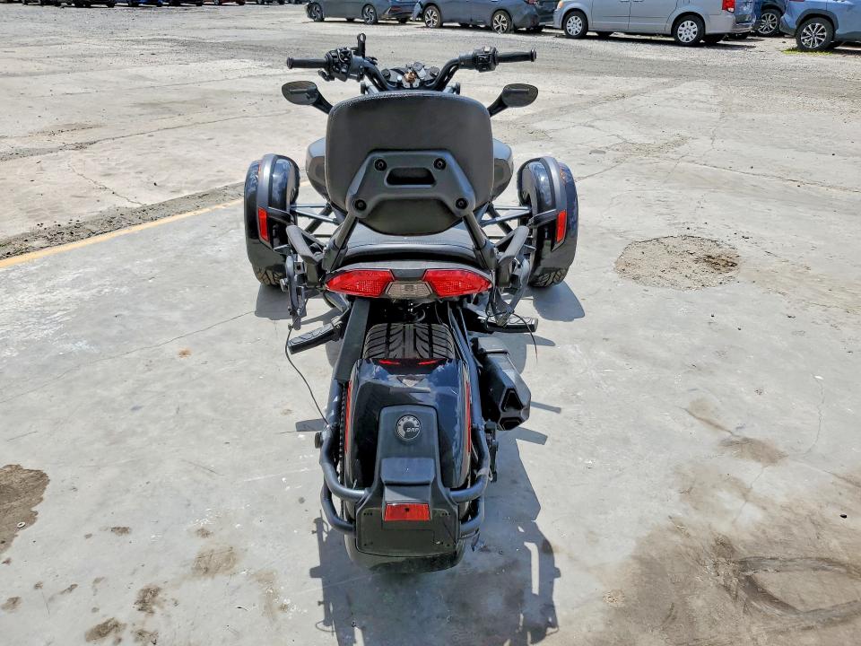 57735326 :رقم المزاد ، 2BXRDDD26GV000459 vin ، 2016 Can-am Spyder Roadster مزاد بيع