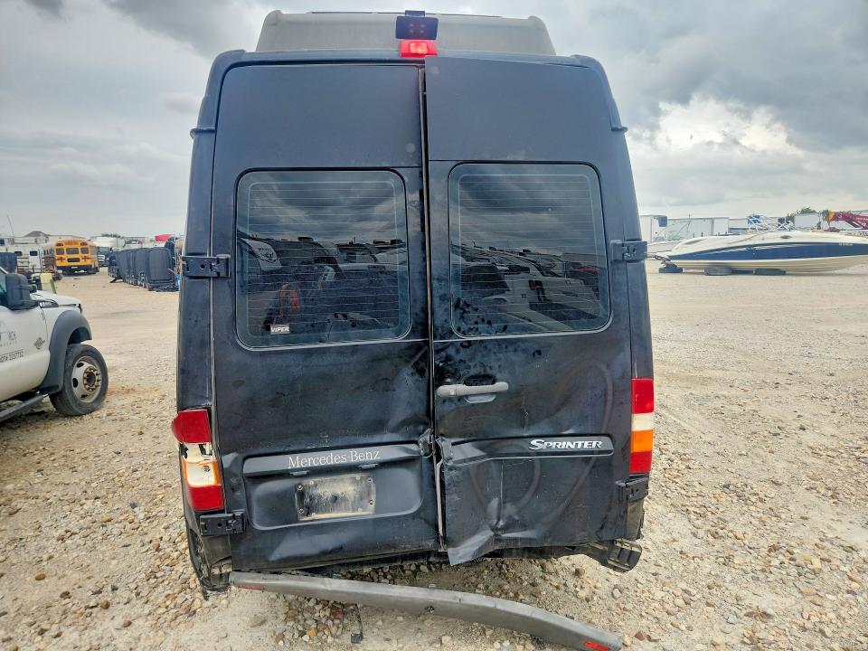 Aukcja sprzedaży 2005 Freightliner Sprinter, vin: WDRPD744755820241, numer aukcji: 56436776