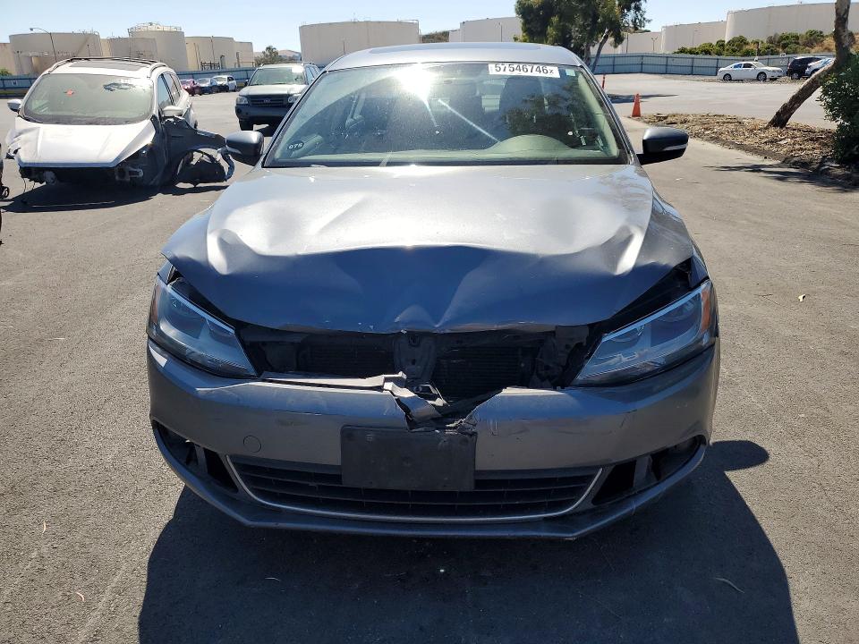 2013 Volkswagen Jetta მანქანა იყიდება აუქციონზე, vin: 3VWDX7AJXDM411094, აუქციონის ნომერი: 57546746