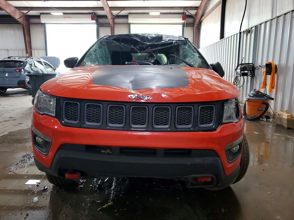 2018 Jeep Compass მანქანა იყიდება აუქციონზე, vin: 3C4NJDDB5JT130267, აუქციონის ნომერი: 56515446