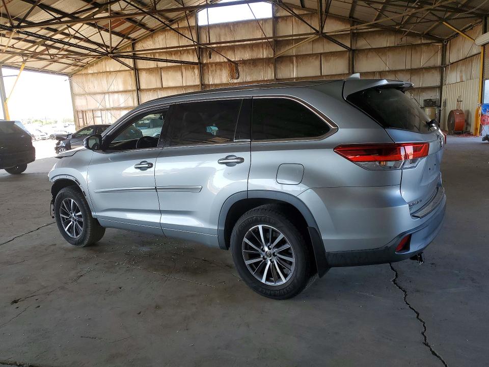2018 Toyota Highlander მანქანა იყიდება აუქციონზე, vin: 5TDJZRFH4JS898094, აუქციონის ნომერი: 55470606