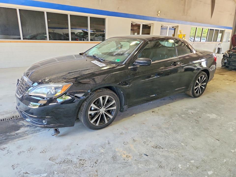 Auction sale of the 2013 Chrysler 200, vin: 1C3BCBGG0DN738330, lot number: 57207566