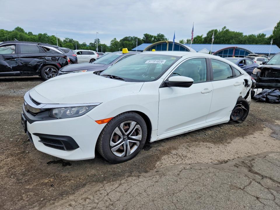 57701026 :رقم المزاد ، 19XFC2F5XJE009071 vin ، 2018 Honda Civic مزاد بيع