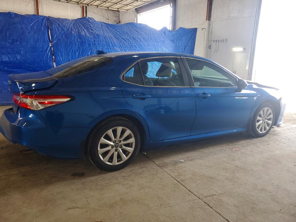 55518216 :رقم المزاد ، 4T1L11AK8LU300829 vin ، 2020 Toyota Camry مزاد بيع