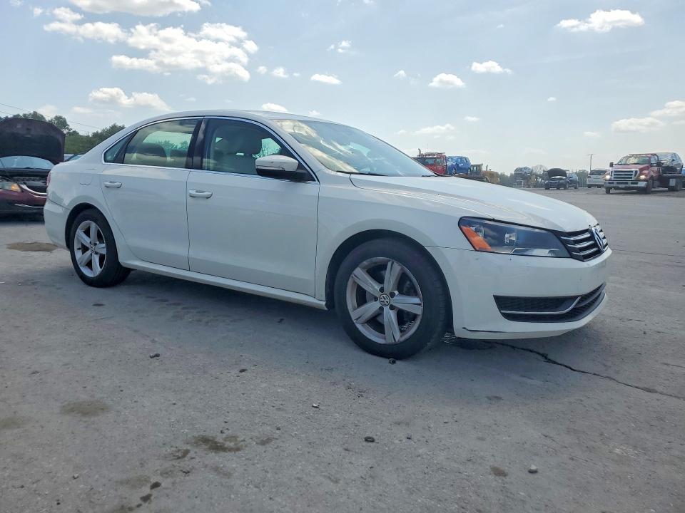 59021046 :رقم المزاد ، 1VWBH7A35DC119683 vin ، 2013 Volkswagen Passat مزاد بيع
