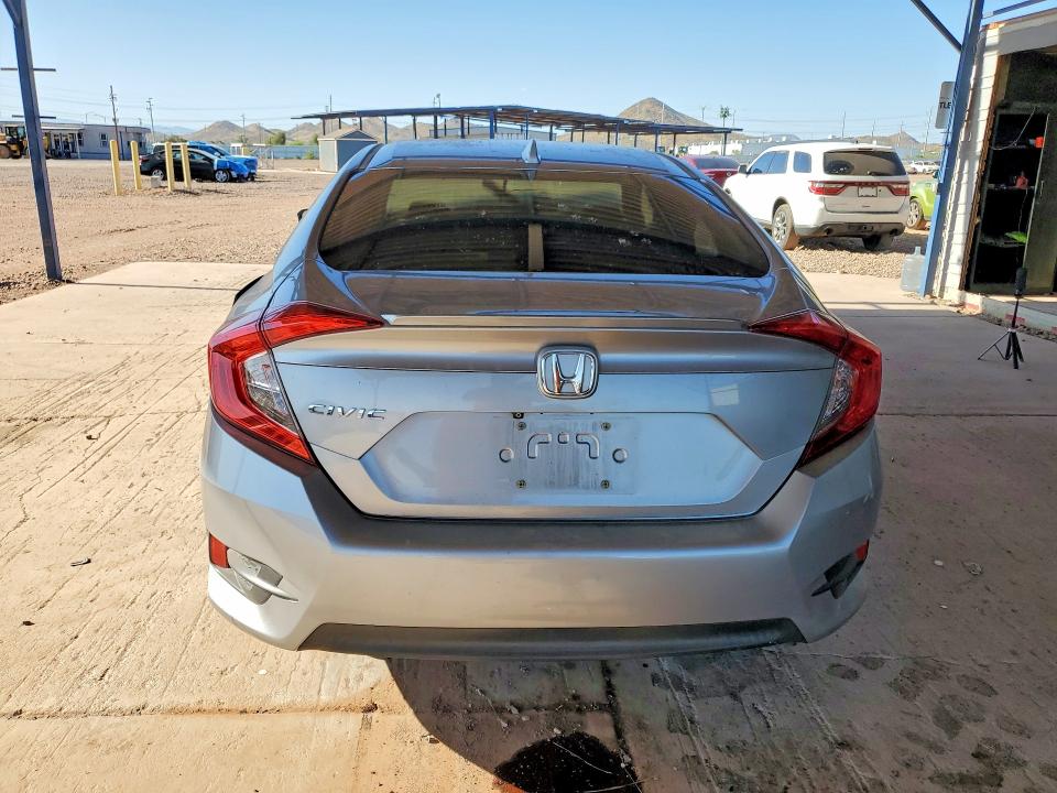 56303876 :رقم المزاد ، 19XFC1F3XHE003225 vin ، 2017 Honda Civic مزاد بيع