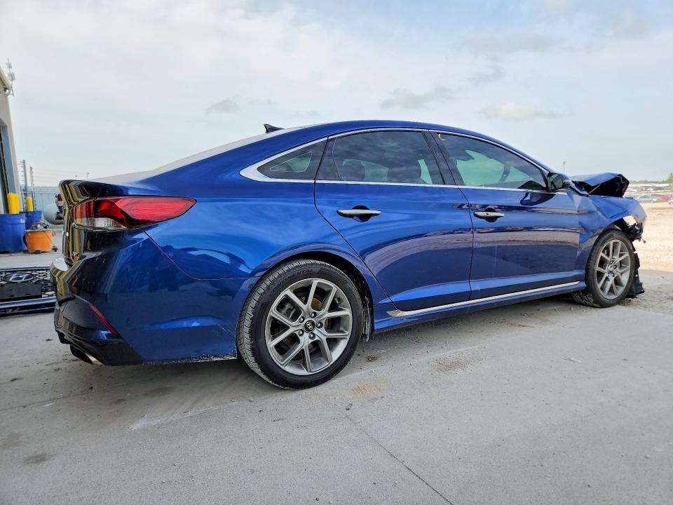 2018 Hyundai Sonata მანქანა იყიდება აუქციონზე, vin: 5NPE34AB2JH723017, აუქციონის ნომერი: 58312036