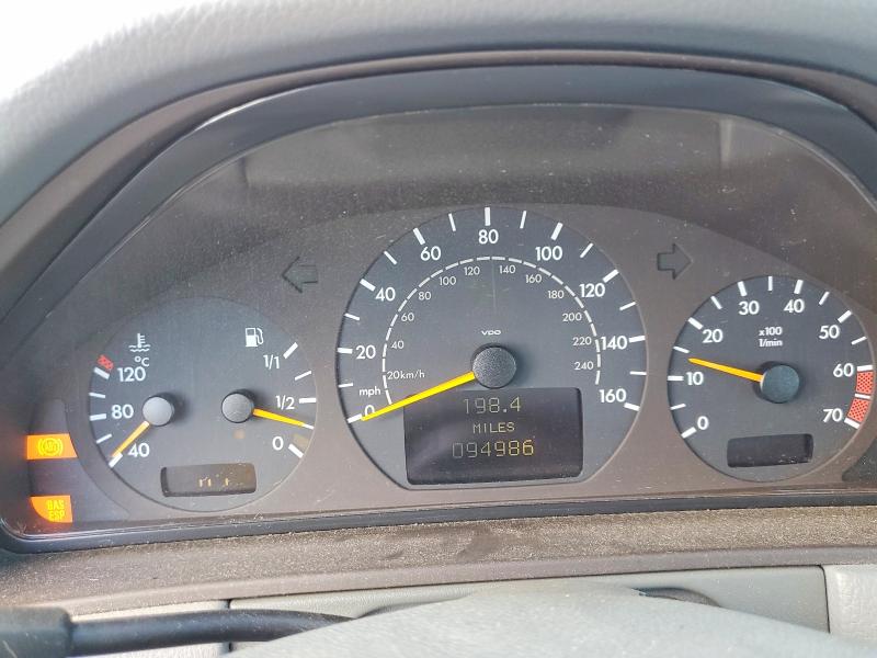 2001 Mercedes-benz E მანქანა იყიდება აუქციონზე, vin: WDBJF65J71B172327, აუქციონის ნომერი: 55476436