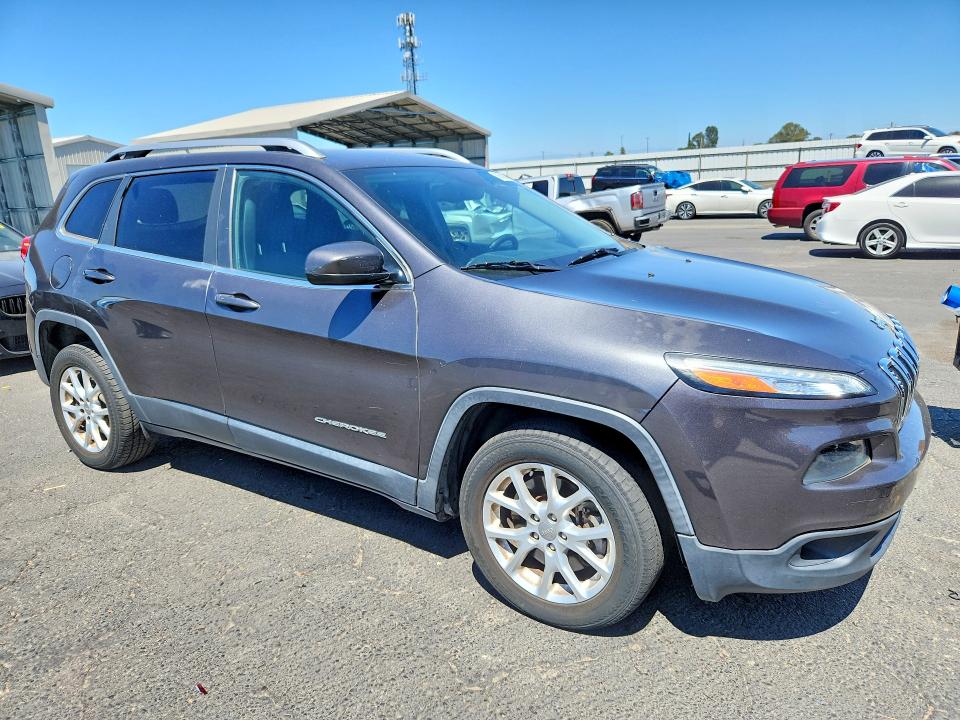 56700556 :رقم المزاد ، 1C4PJLCS5FW712195 vin ، 2015 Jeep Cherokee مزاد بيع