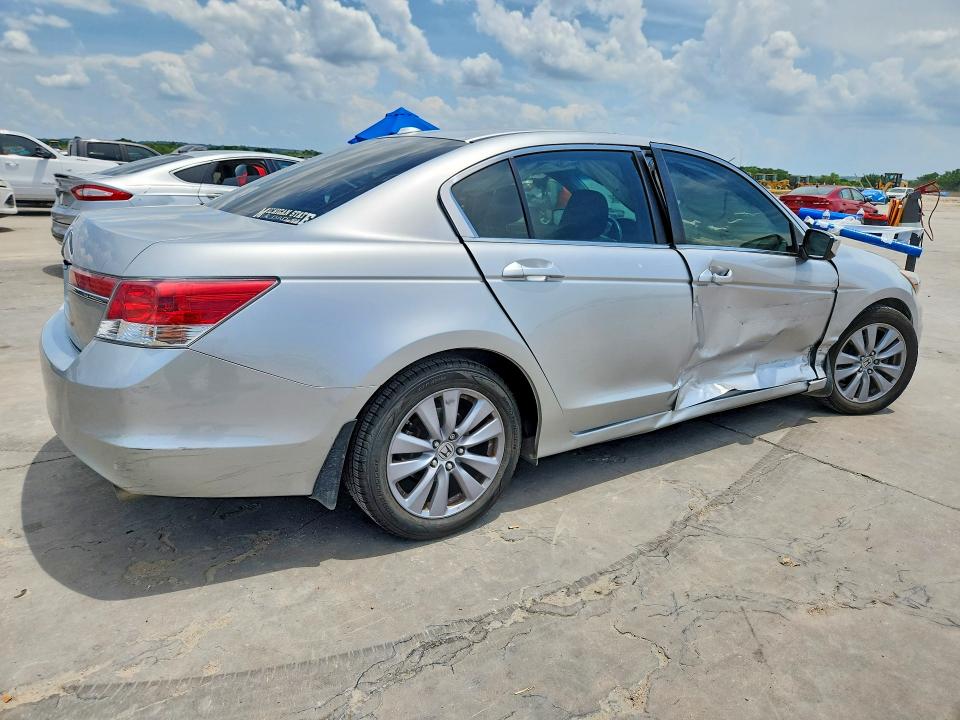 2011 Honda Accord მანქანა იყიდება აუქციონზე, vin: 1HGCP2F86BA039322, აუქციონის ნომერი: 55730376