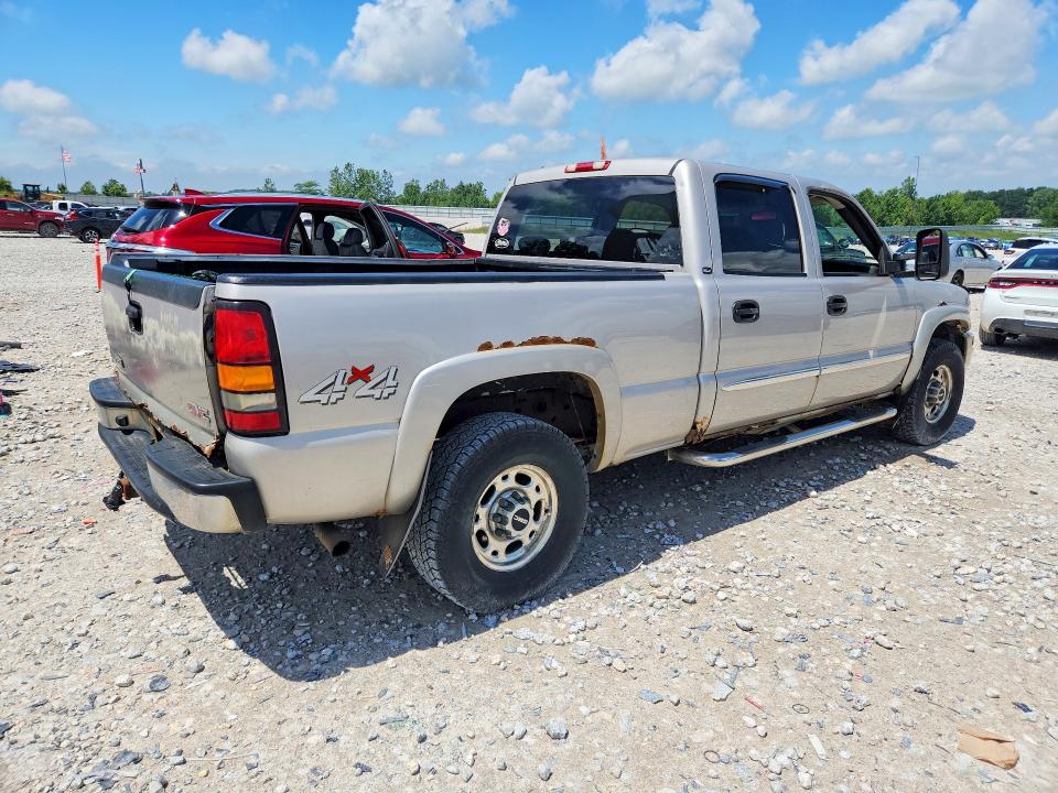 58529776 :رقم المزاد ، 1GTGK13U26F142076 vin ، 2006 Gmc Sierra مزاد بيع