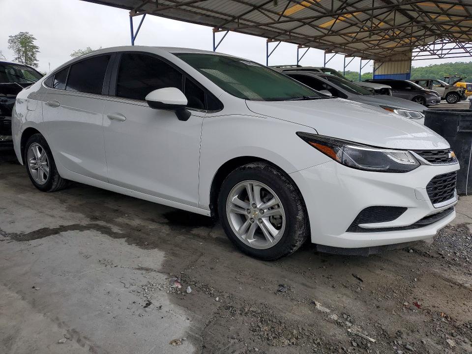 56401546 :رقم المزاد ، 1G1BE5SM0J7240125 vin ، 2018 Chevrolet Cruze مزاد بيع