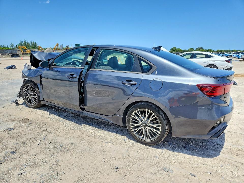 85459705 :رقم المزاد ، 3KPF54AD0NE427424 vin ، 2022 Kia Forte مزاد بيع