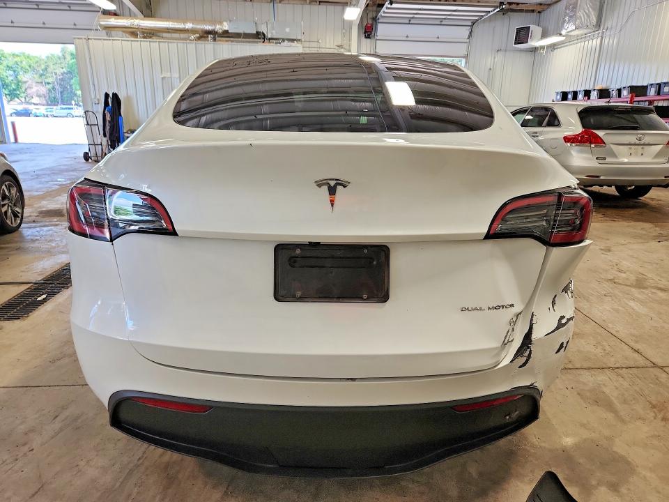 2024 Tesla Model Y მანქანა იყიდება აუქციონზე, vin: 7SAYGDEE1RA256009, აუქციონის ნომერი: 58473956