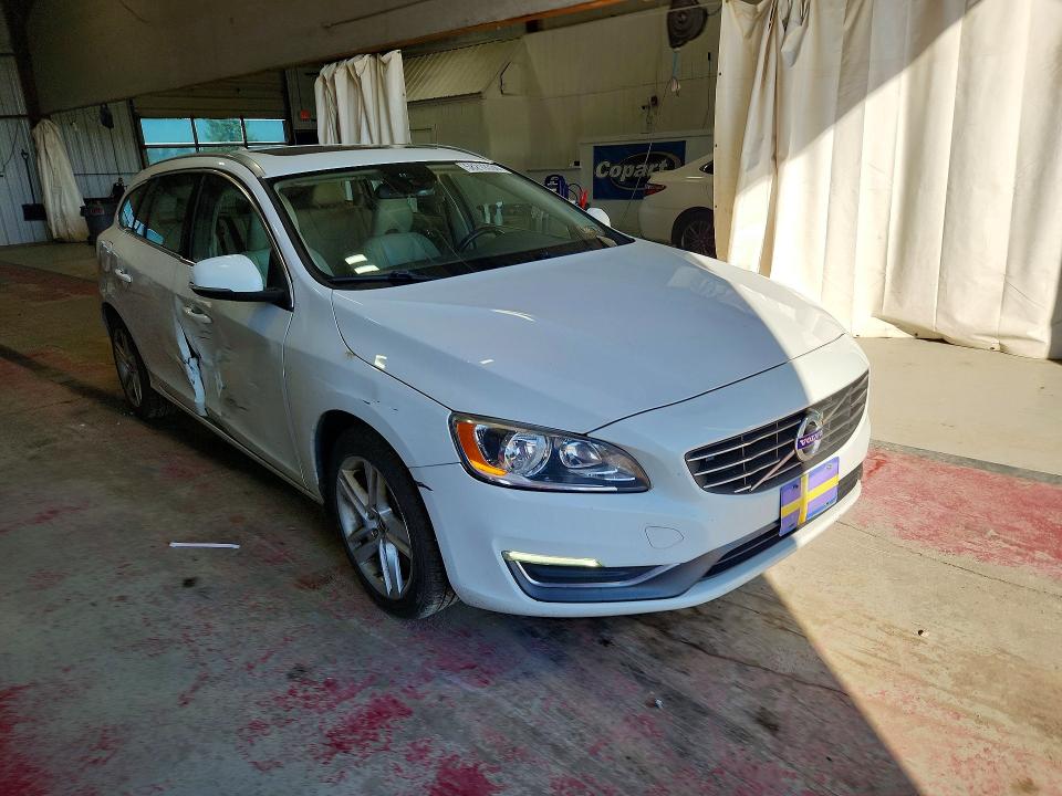 Продаж на аукціоні авто 2015 Volvo V60, vin: YV1612SC2F1206041, номер лоту: 58219336