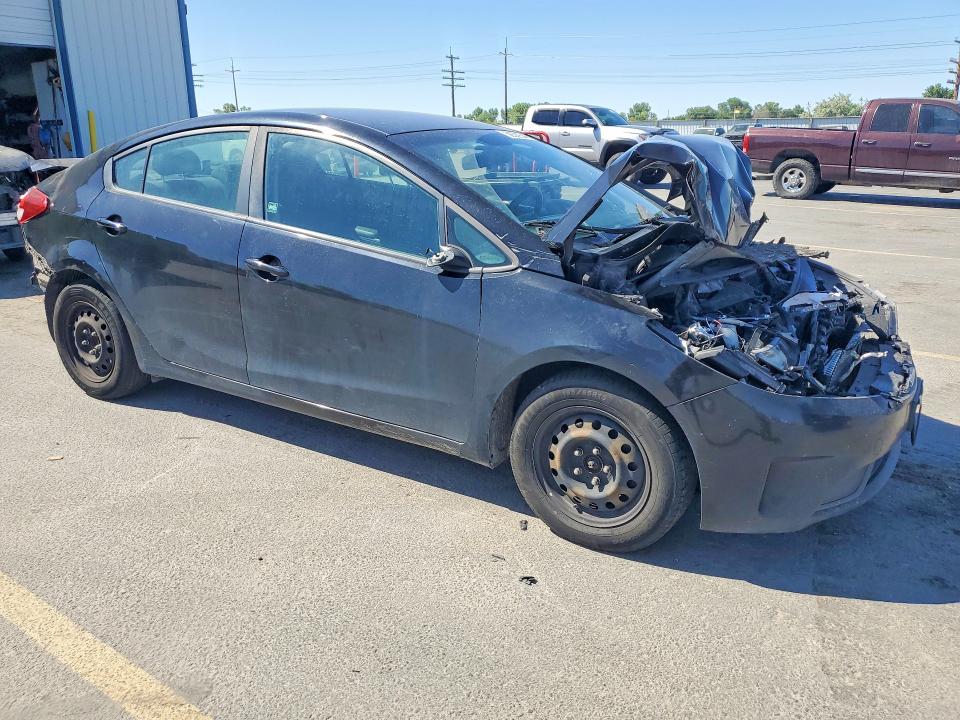 56529346 :رقم المزاد ، 3KPFK4A7XHE077470 vin ، 2017 Kia Forte مزاد بيع