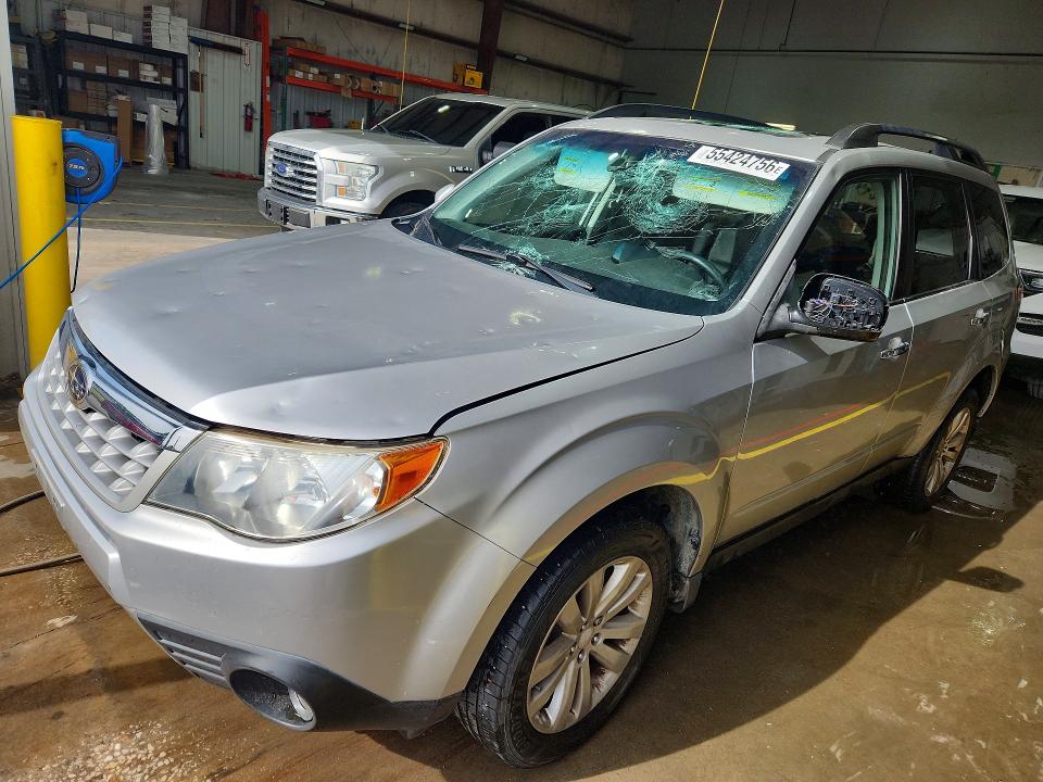 55424756 :رقم المزاد ، JF2SHBEC1BH733809 vin ، 2011 Subaru Forester مزاد بيع