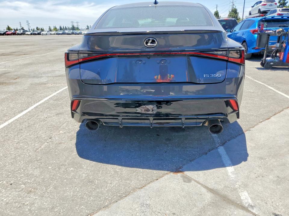 57054046 :رقم المزاد ، JTHGZ1B20N5054786 vin ، 2022 Lexus Is مزاد بيع