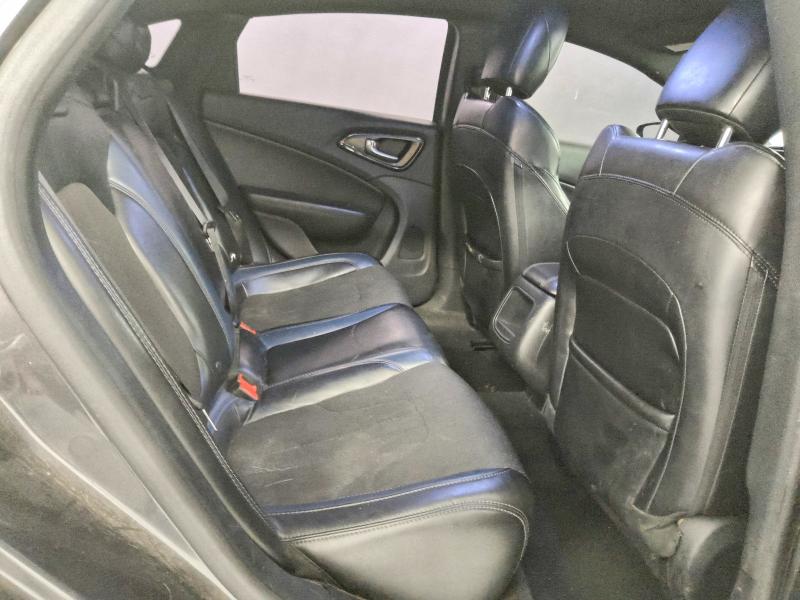 55527586 :رقم المزاد ، 1C3CCCBB9GN175613 vin ، 2016 Chrysler 200 مزاد بيع