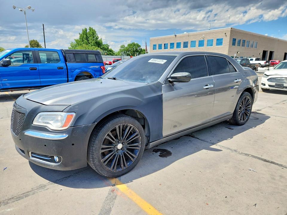 85607225 :رقم المزاد ، 2C3CA6CT8BH564050 vin ، 2011 Chrysler 300c مزاد بيع