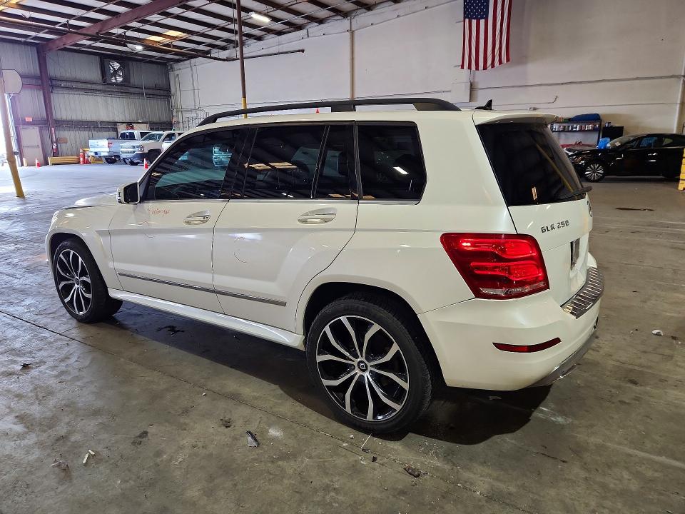 55859926 :رقم المزاد ، WDCGG0EB8FG380638 vin ، 2015 Mercedes-benz Glk مزاد بيع