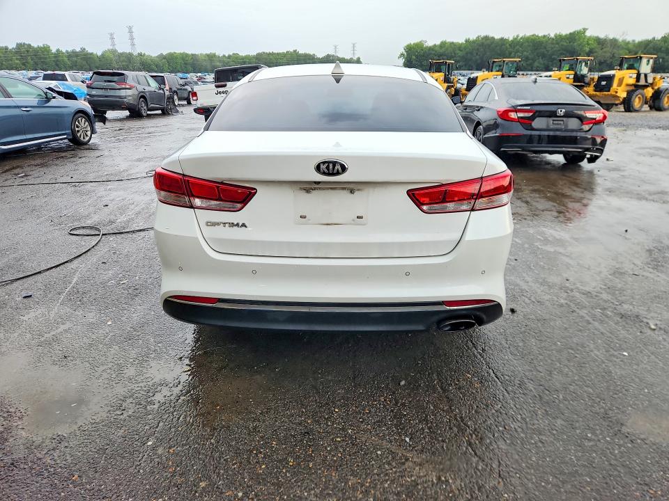 2018 Kia Optima მანქანა იყიდება აუქციონზე, vin: 5XXGT4L3XJG259310, აუქციონის ნომერი: 57224316