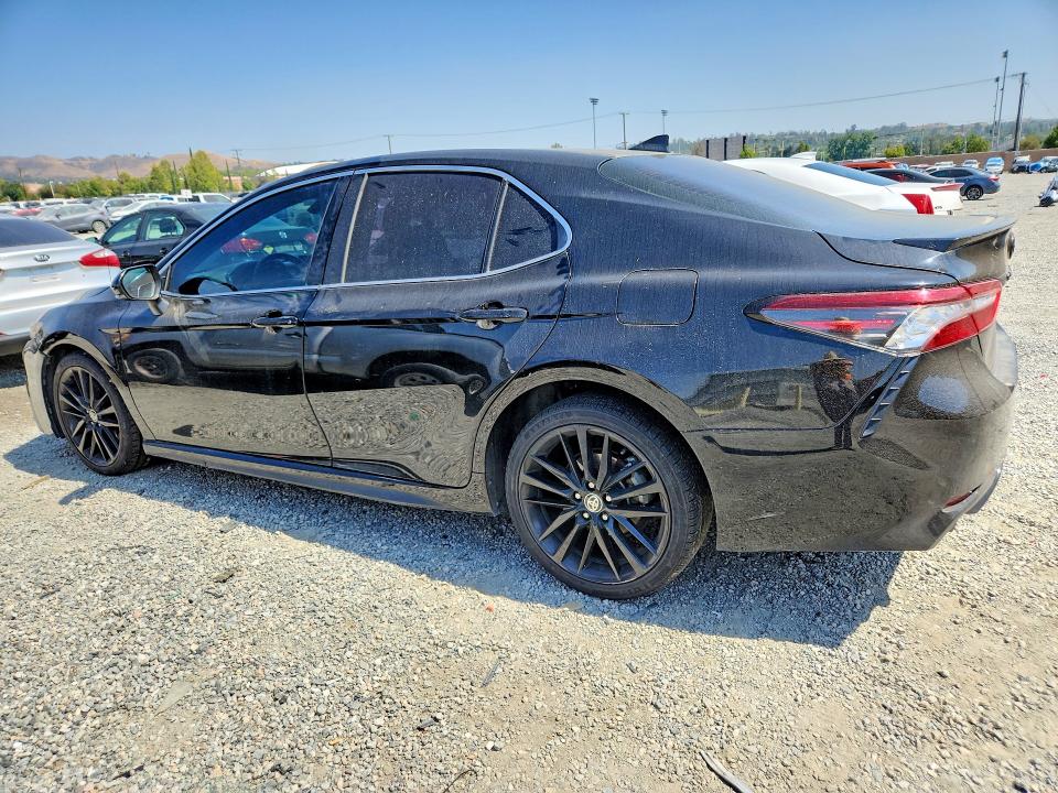 56479026 :رقم المزاد ، 4T1K61AK2MU556513 vin ، 2021 Toyota Camry مزاد بيع