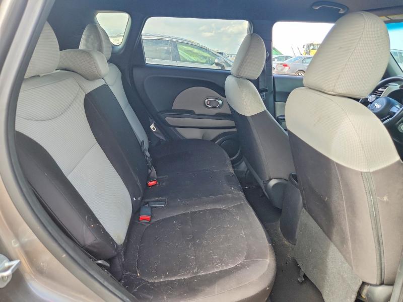 56245156 :رقم المزاد ، KNDJN2A23F7226650 vin ، 2015 Kia Soul مزاد بيع