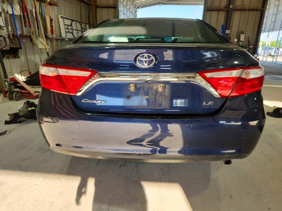 57036526 :رقم المزاد ، 4T1BF1FK1HU647478 vin ، 2017 Toyota Camry مزاد بيع