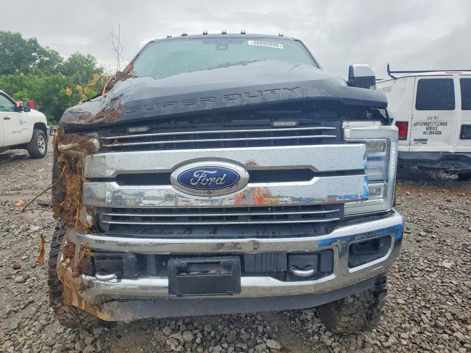 56095086 :رقم المزاد ، 1FT8W3BT8HED63431 vin ، 2017 Ford F350 مزاد بيع