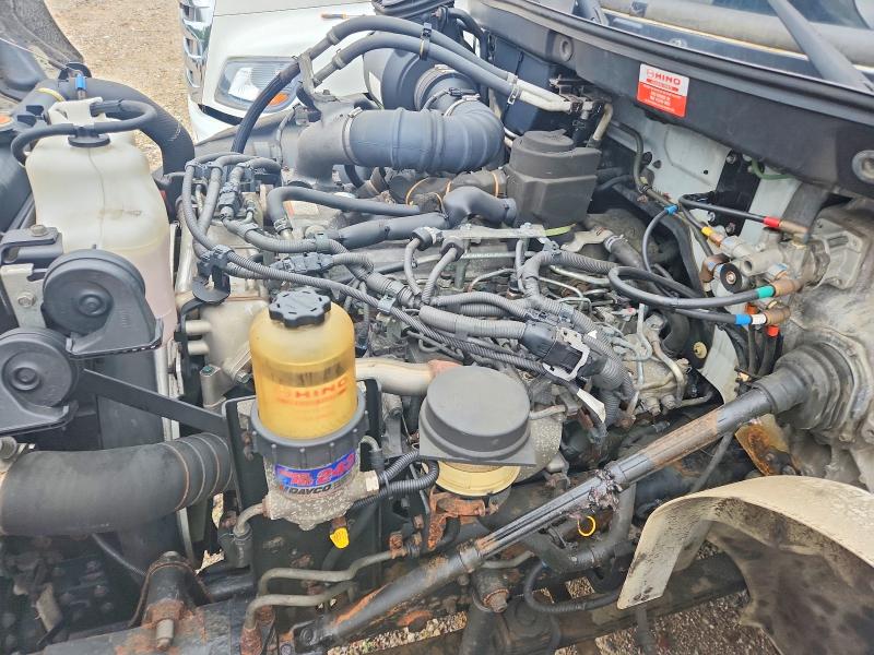 56218076 :رقم المزاد ، 5PVNJ8JT8J4S58240 vin ، 2018 Hino 268a مزاد بيع