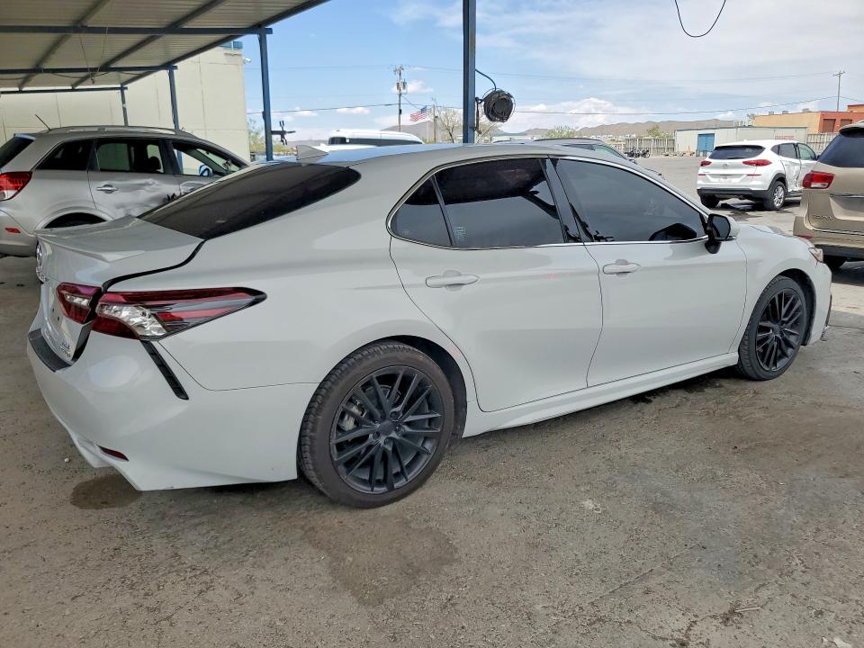 56068196 :رقم المزاد ، 4T1K31AK6NU033201 vin ، 2022 Toyota Camry مزاد بيع